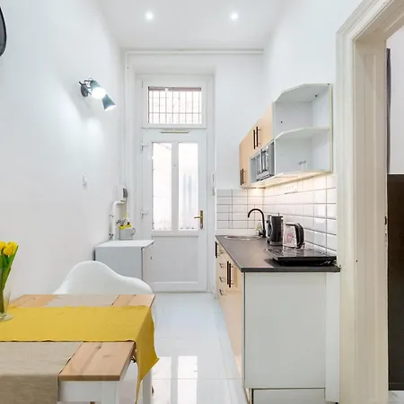 Quiet Cozy Art - Center, Near Metro * בודפשט