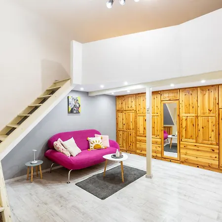 Διαμέρισμα Quiet Cozy Art - Center, Near Metro *
