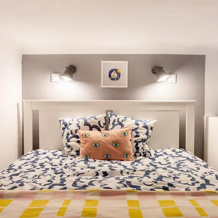 Apartmán Quiet Cozy Art - Center, Near Metro *