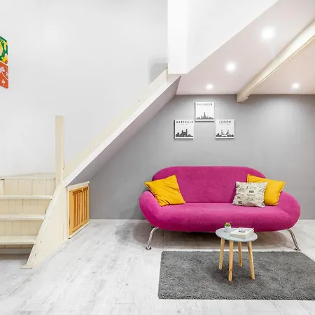Quiet Cozy Art - Center, Near Metro *