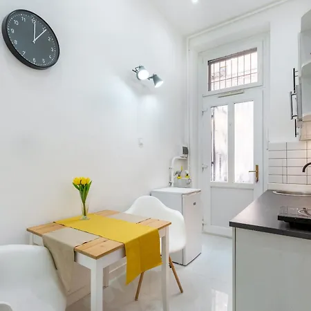 Apartment R49 Rakoczi